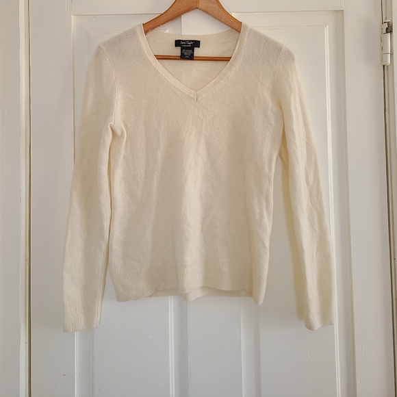 LORD & TAYLOR - Cashmere sweater - Picture 10 of 11